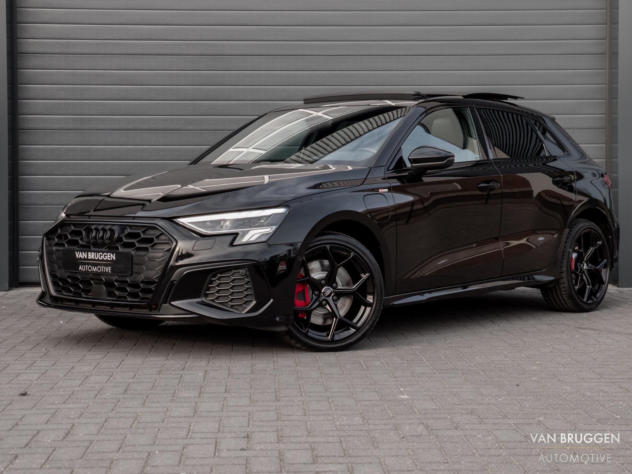 Audi A3 Sportback 45 TFSI e S-Line Pano RS-Stoelen Leer B&O, Auto's, Gebruikt, 4 cilinders, Zwart, Hybride Elektrisch/Benzine