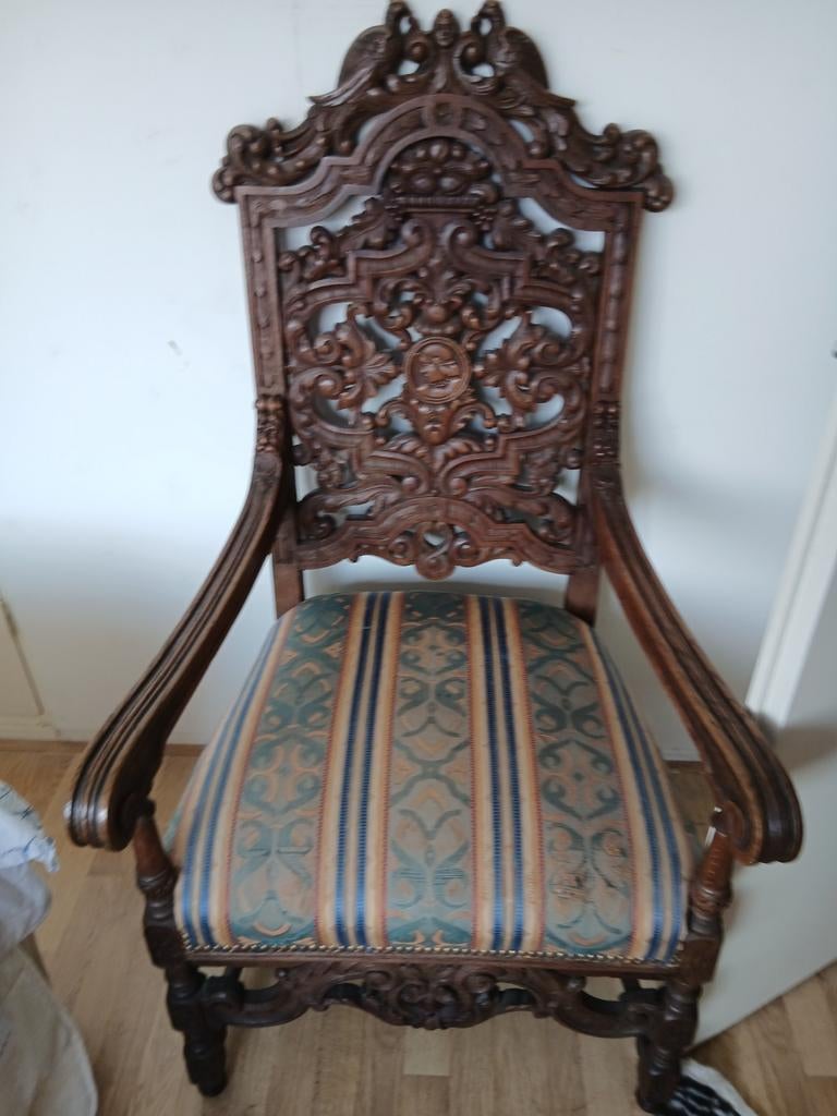 te.koop.een.mooije.antieke stoel, Ophalen of Verzenden