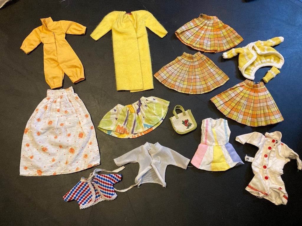 Vintage retro Barbiekleding kleertjes Barbie Fleur Sindy lot, Verzamelen, Ophalen of Verzenden, Gebruikt, Kleertjes