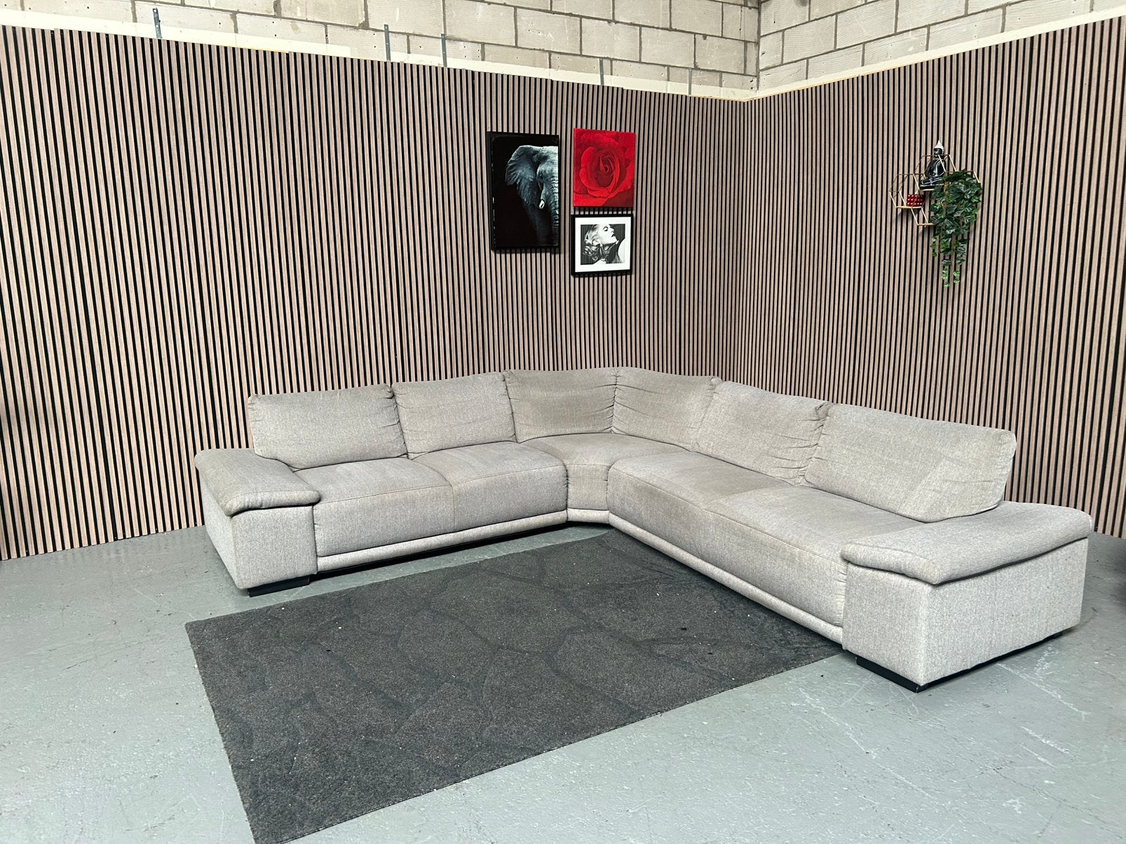 GRATIS LEVERING LICHT GRIJZE HOEKBANK 265X290 GEREINIGD, 250 tot 300 cm, Hoekbank, Ophalen of Verzenden, Zo goed als nieuw