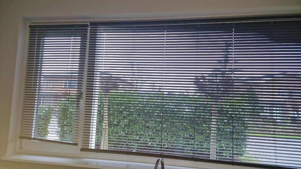 Luxaflex Fenstr zwart 200 cm breed goede staat TEAB/OPHALEN, Huis en Inrichting, Ophalen, Gebruikt, Zwart