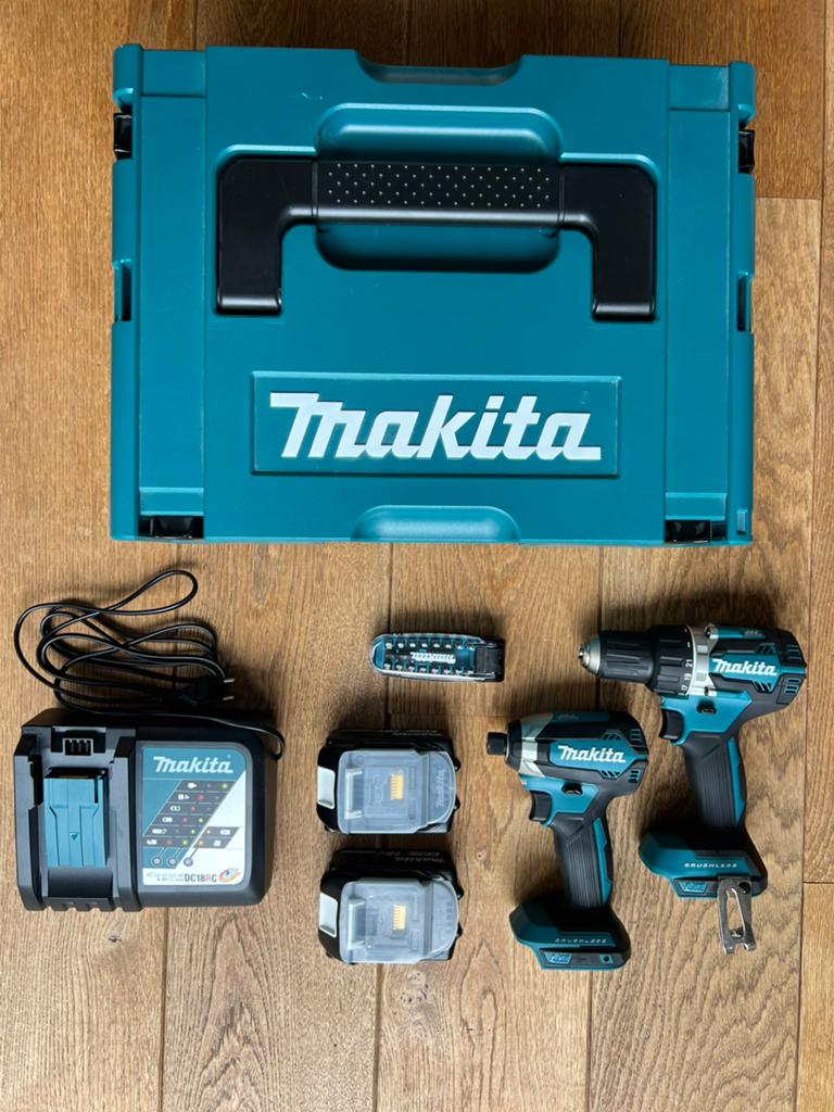 Makita boormachine set, Doe-het-zelf en Verbouw, Gereedschap | Boormachines, 600 watt of meer, Variabele snelheid, Nieuw, Ophalen