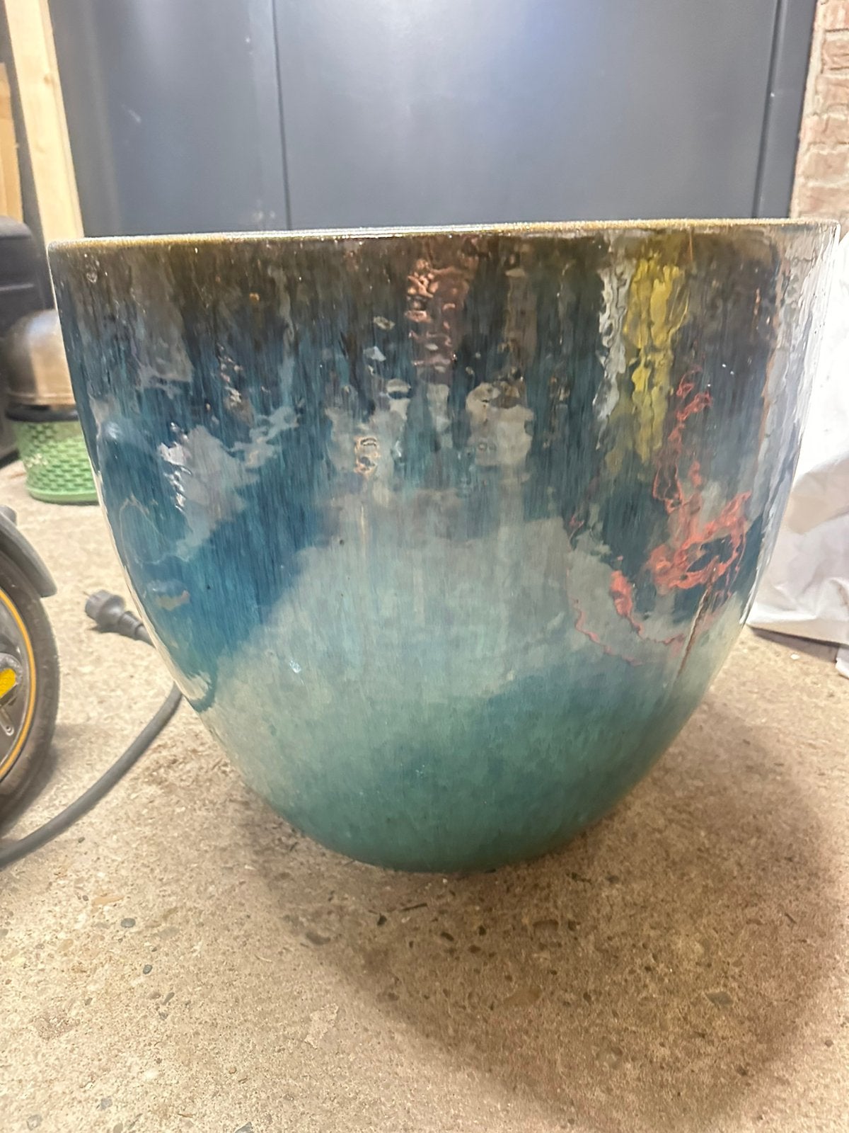 Blauwe aardewerk keramiek pot, Tuin en Terras, Bloempotten, 40 cm of meer, Rond, Binnen, Ophalen of Verzenden