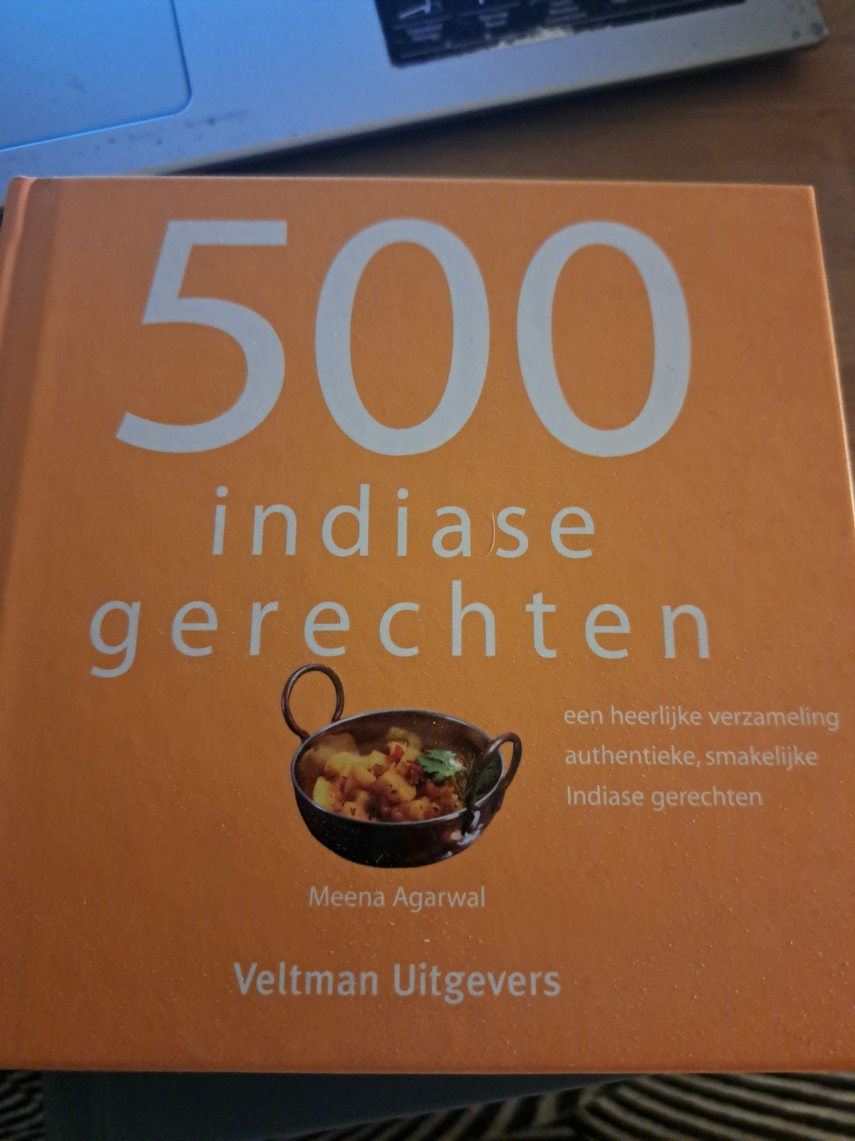 500 Indiase Gerechten - Authentieke Recepten, Meena Agarwal, Ophalen of Verzenden, Zo goed als nieuw, Voorgerechten en Soepen