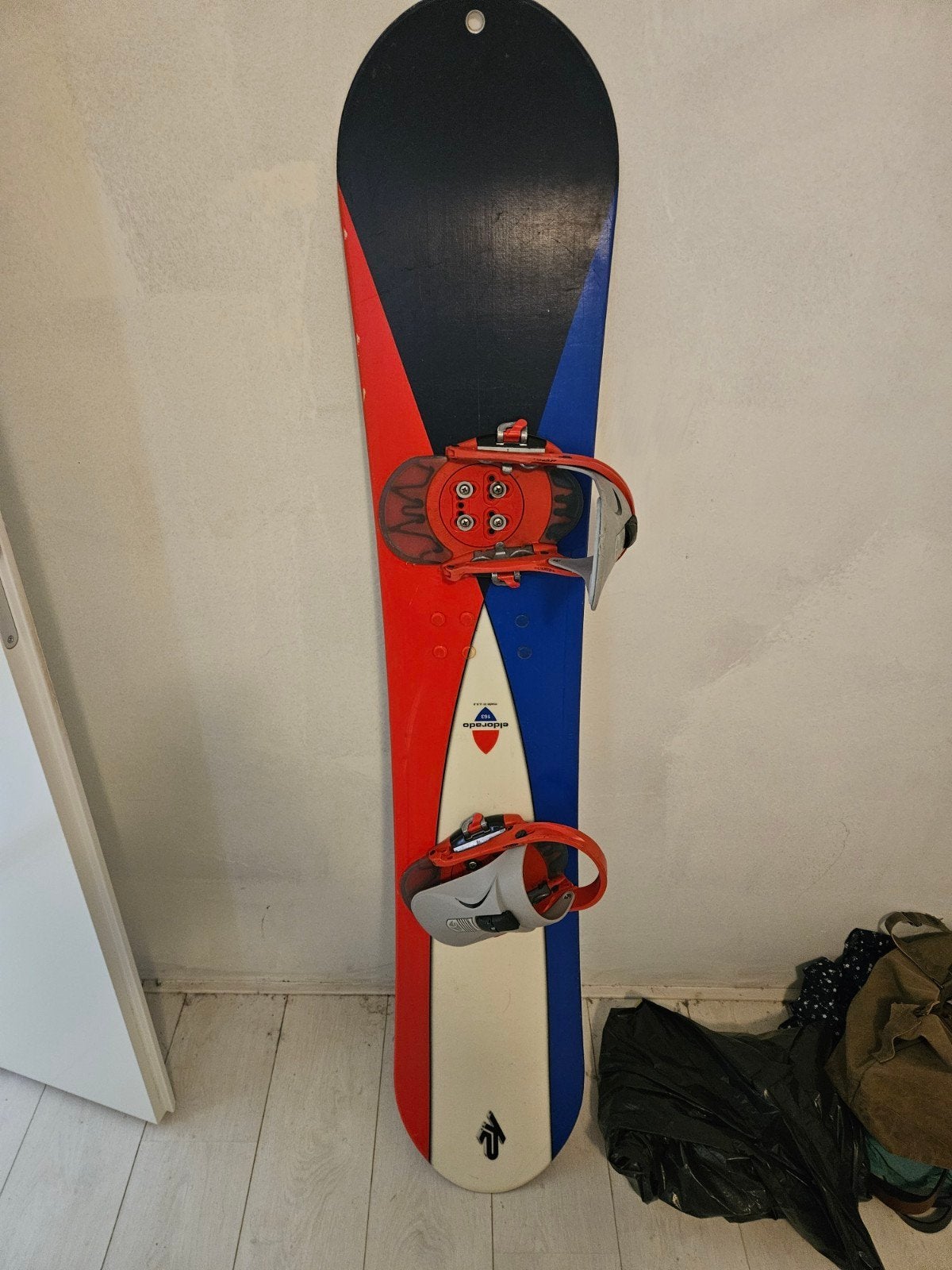 Eldo Snowboard met bindingen - Gebruikt, Sport en Fitness, Snowboarden, Ophalen, Gebruikt, Board