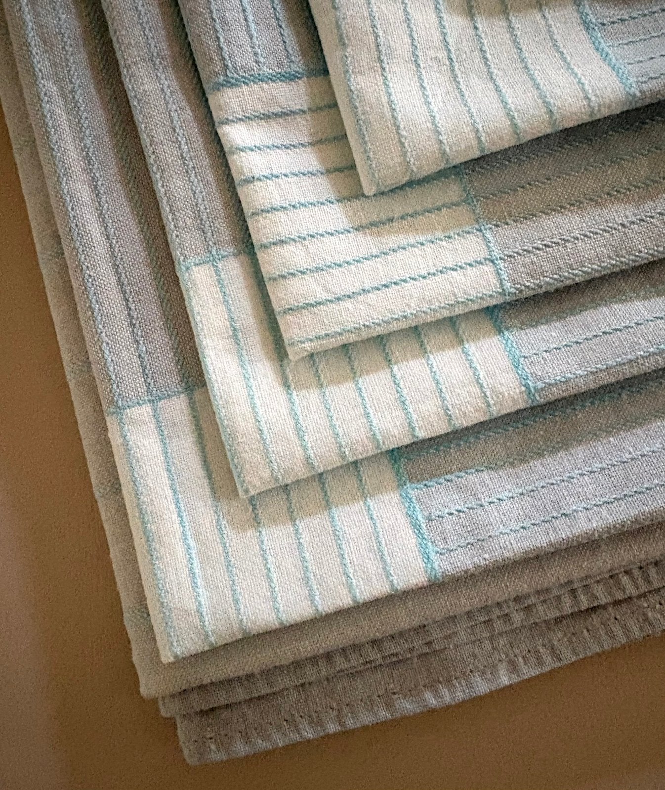 Vintage tafellaken met bijbehorende (6) servetten jaren ‘60, Ophalen of Verzenden, Zo goed als nieuw, Rechthoek