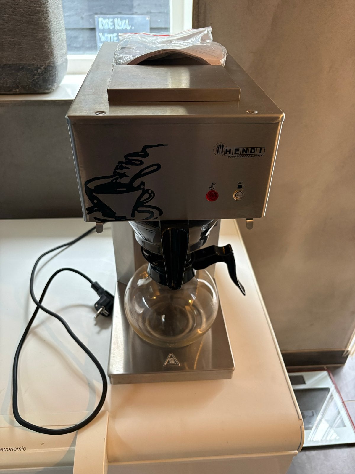 Hendi Koffiezetapparaat - Amper gebruikt, Ophalen, 10 kopjes of meer, Koffiemachine, Gemalen koffie