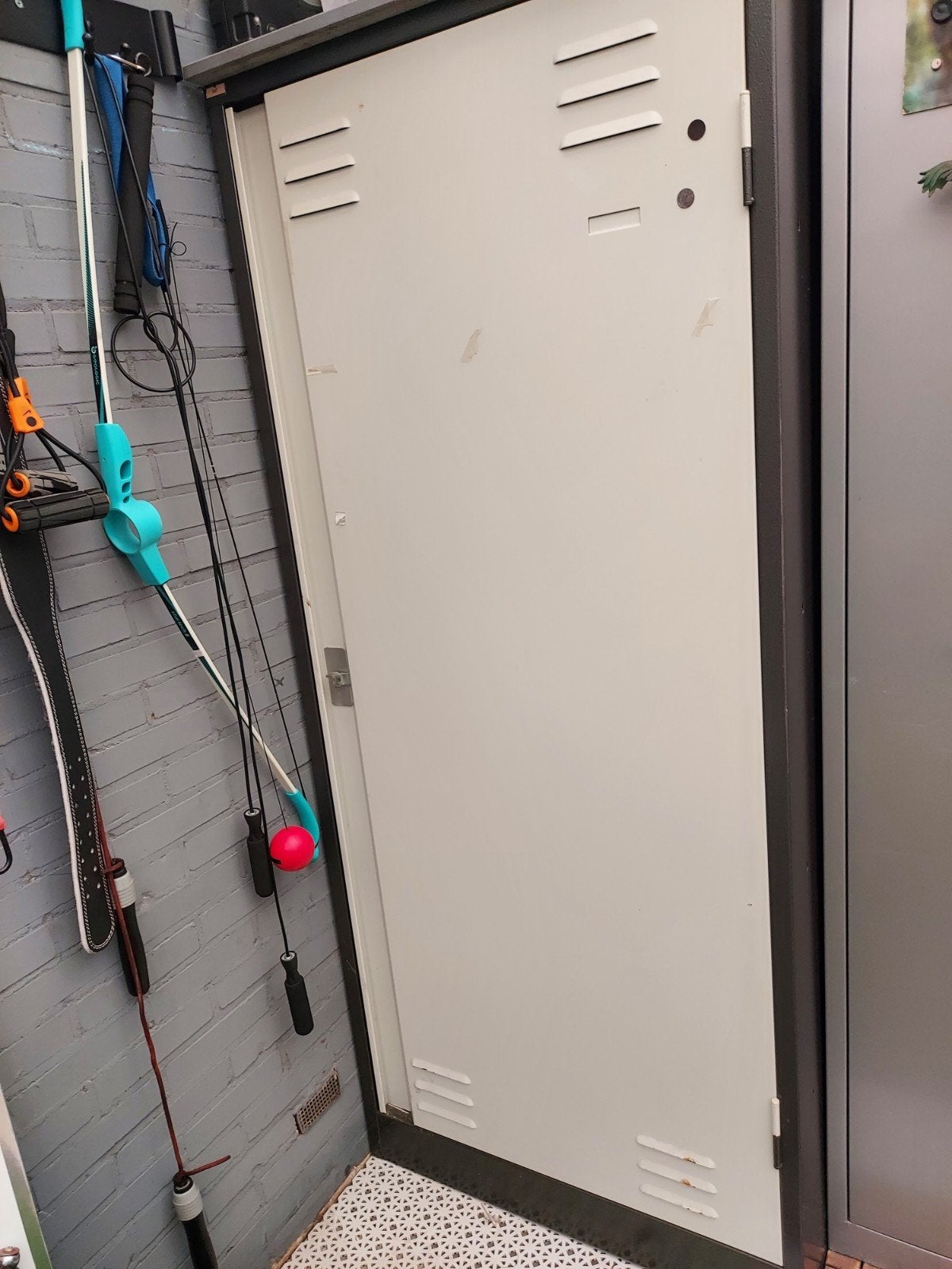 Metalen Opbergkast met Planken - Ideaal voor Garage/Schuur, Ophalen of Verzenden, Zo goed als nieuw