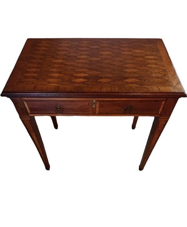 Louis XVI naai/sidetable, Ophalen