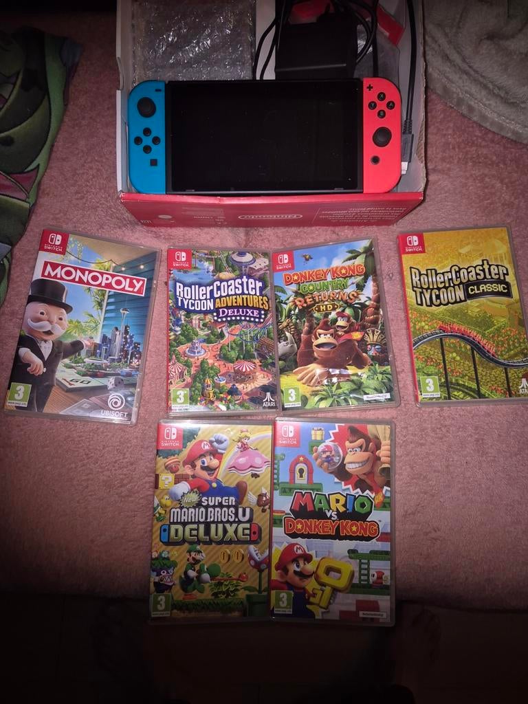 Nintendo Switch met 6 spellen (o.a. Mario, Donkey Kong), 1 speler, Ophalen, Zo goed als nieuw, Vanaf 3 jaar