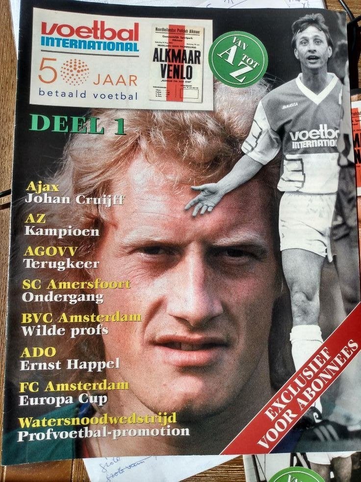 Voetbal International 50 jaar betaald voetbal, Ophalen of Verzenden, Zo goed als nieuw, Overige binnenlandse clubs, Boek of Tijdschrift