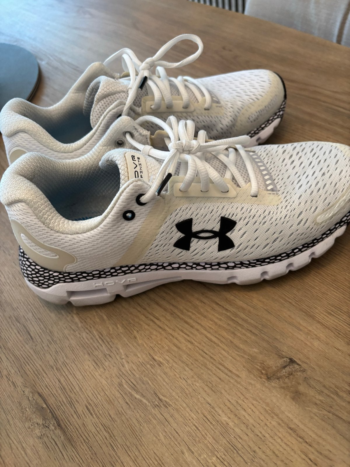 Heren Under Armour Sneakers Maat 42 - Zo goed als nieuw, Ophalen of Verzenden, Zo goed als nieuw, Wit, Sneakers of Gympen