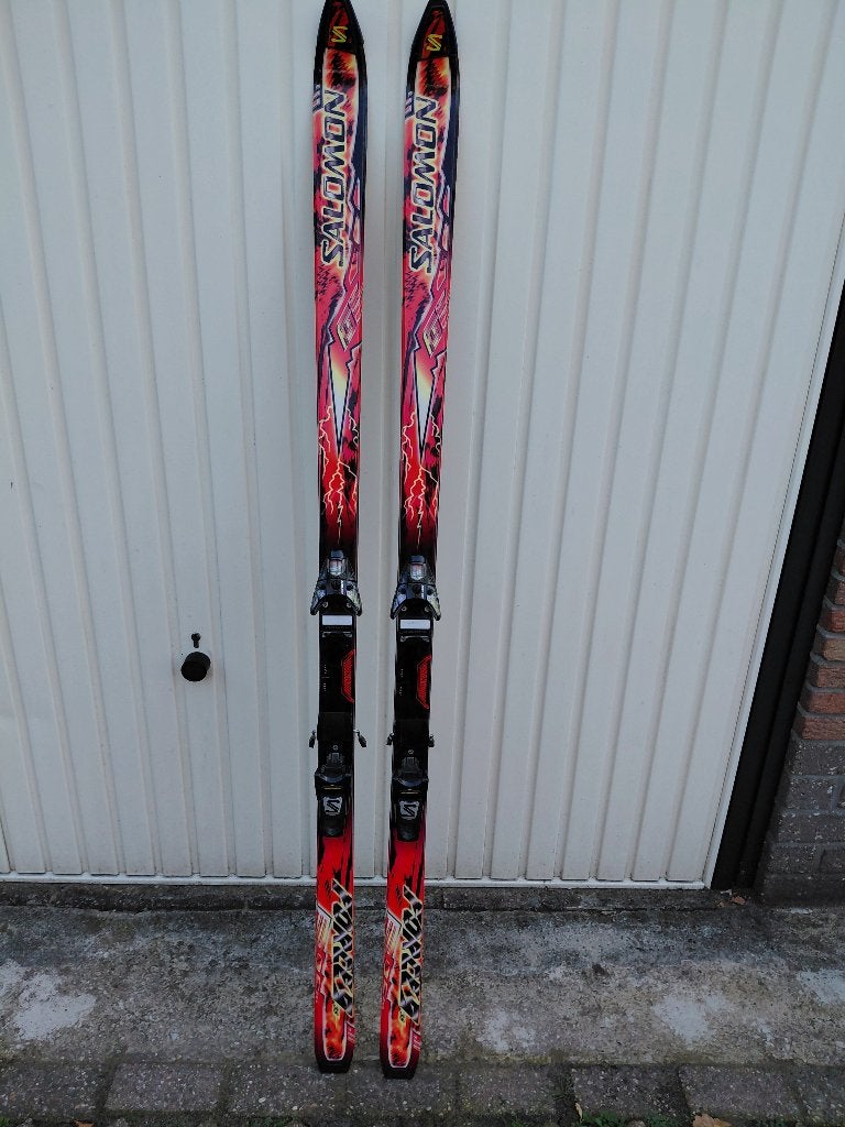 Iconische Salomon Force 9 ski's in perfecte staat, Ophalen, 180 cm of meer, Salomon, Zo goed als nieuw