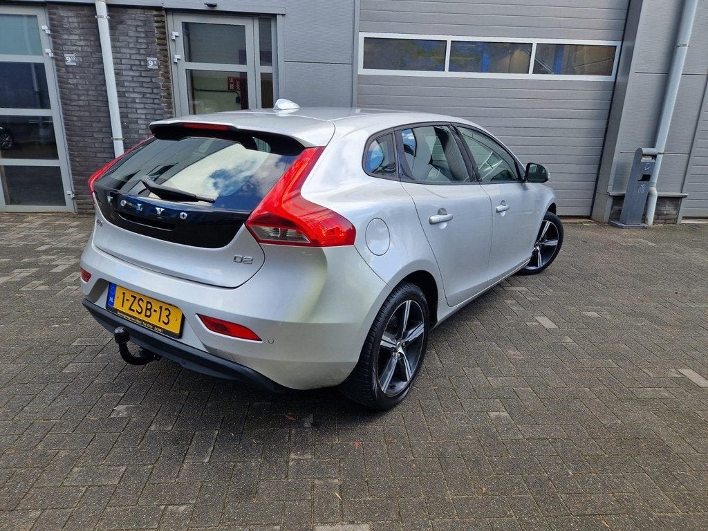 Volvo V40 1.6 D2 Momentum, Voorwielaandrijving, Euro 5, Stof, Gebruikt