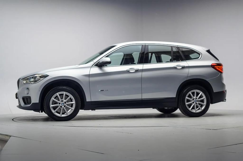 BMW X1 sDrive 20i 192pk Centennial ExecutiveAut. [ LED Trekh, Auto's, BMW, 1998 cc, Origineel Nederlands, Bedrijf, Automatische klimaatregeling