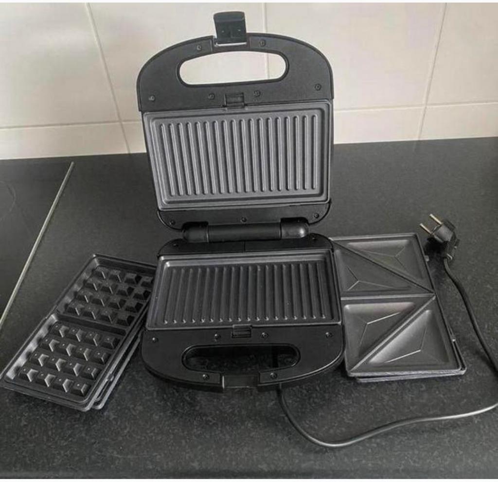 Tristar 3-in-1: Grill, Tosti & Wafelijzer, Ophalen, Uitneembare platen, Zo goed als nieuw