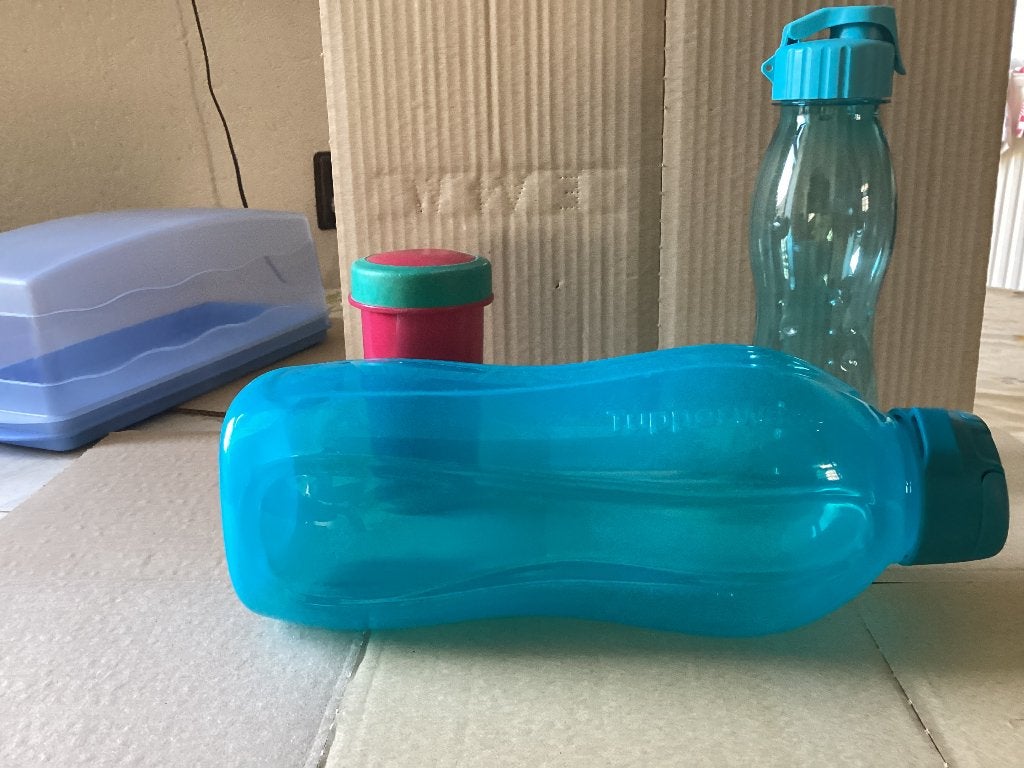 Tupperware fles en cake bewaardoos, Huis en Inrichting, Keuken | Tupperware, Ophalen, Zo goed als nieuw, Blauw, Overige typen