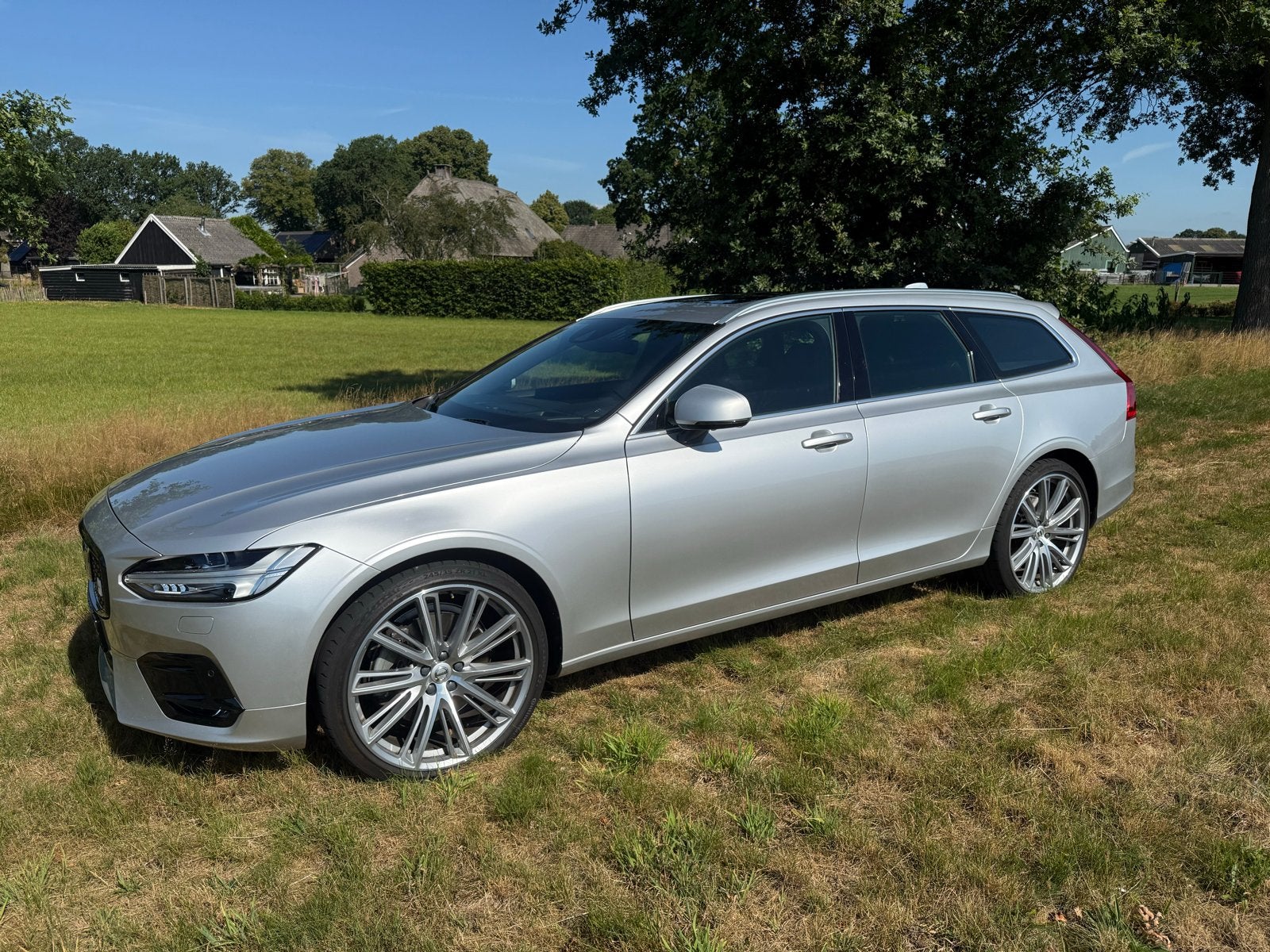 Volvo V90 T4 190pk R-Design Polestar Panorama dak 2018 Grijs, 1969 cc, 1616 kg, Stationwagon, Particulier