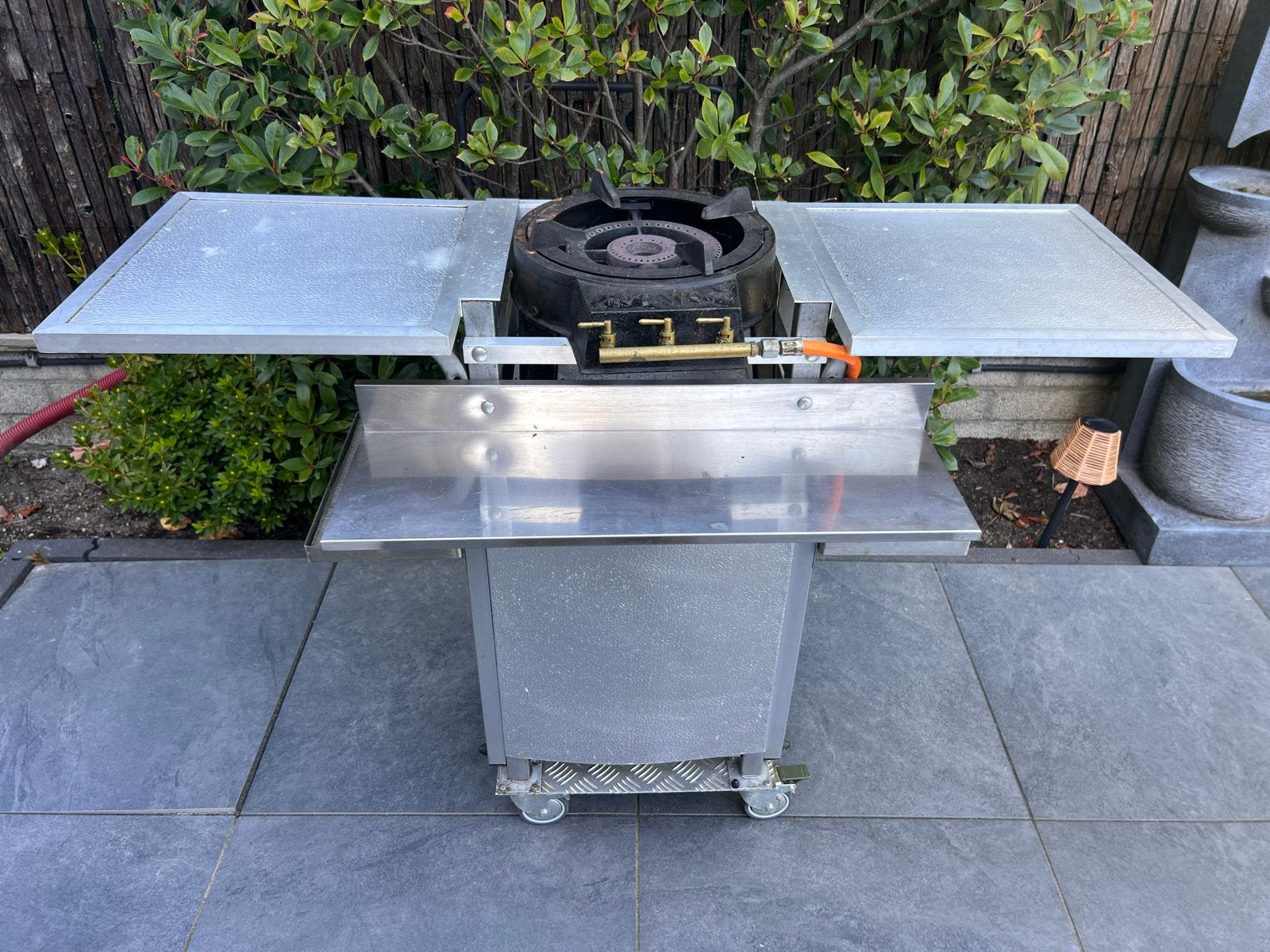 Hot Wok met grill tafel en gasfles aansluiting, Ophalen, Gebruikt