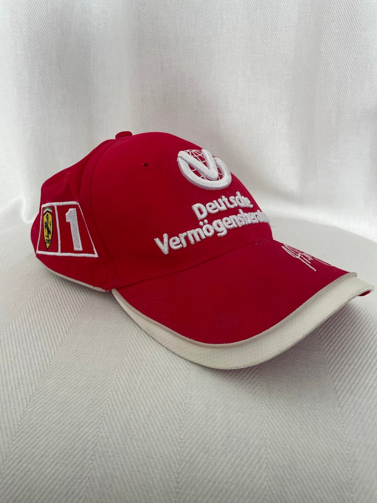 Michael Schumacher Ferrari Cap Deutsche Vermögensberatung, Verzenden, Zo goed als nieuw, One size fits all, Pet