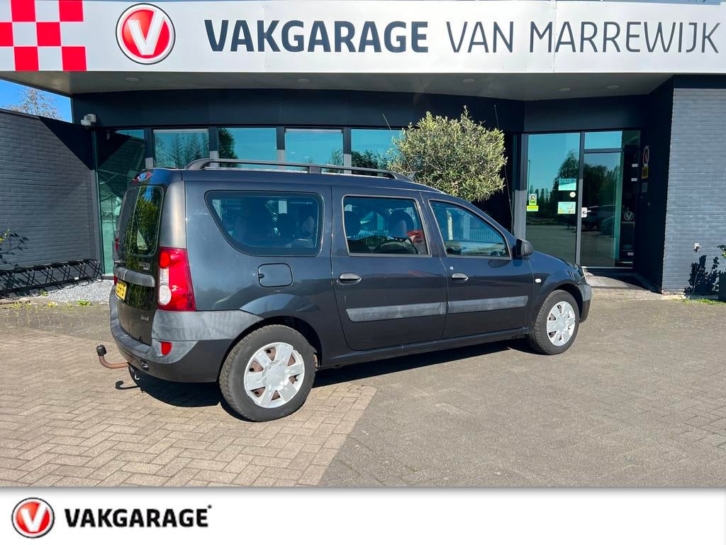 Dacia Logan MCV 1.6-16V Lauréate, Auto's, Stof, Gebruikt, 4 cilinders, 635 kg