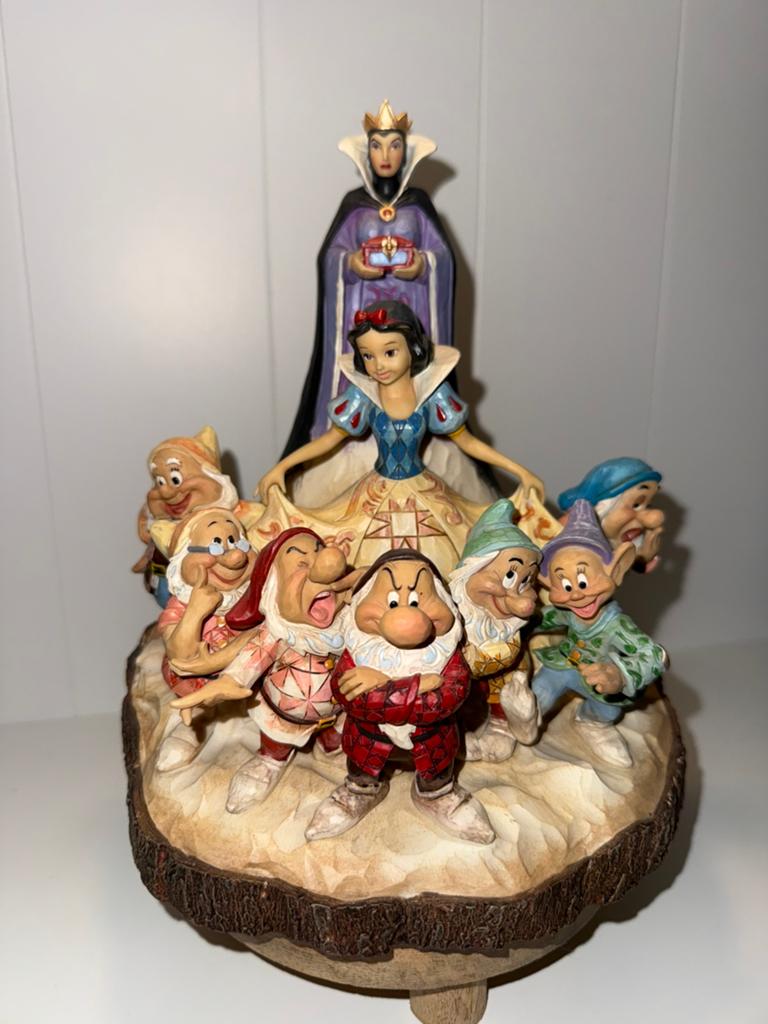 Disney Traditions beeld Sneeuwwitje en de zeven dwergen, Ophalen of Verzenden, Sneeuwwitje of Doornroosje, Zo goed als nieuw, Beeldje of Figuurtje
