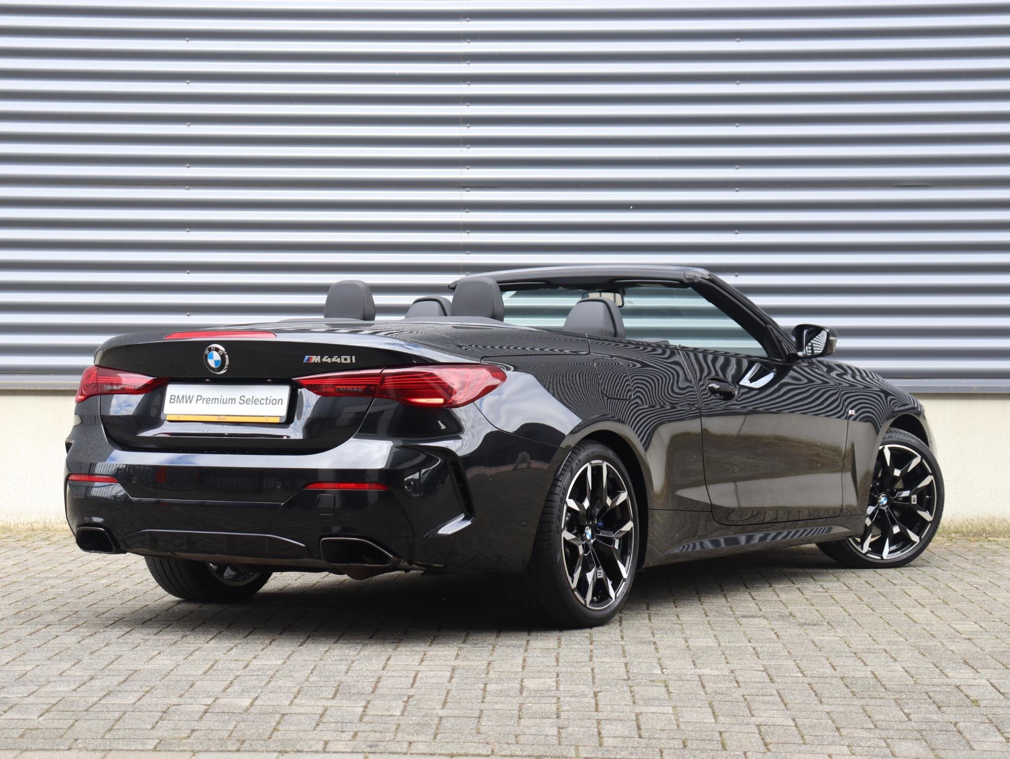 BMW 4-serie Cabrio M440i xDrive | M Sport | Head-Up | Harman, Auto's, Automaat, 4-Serie, 4 stoelen, Zwart