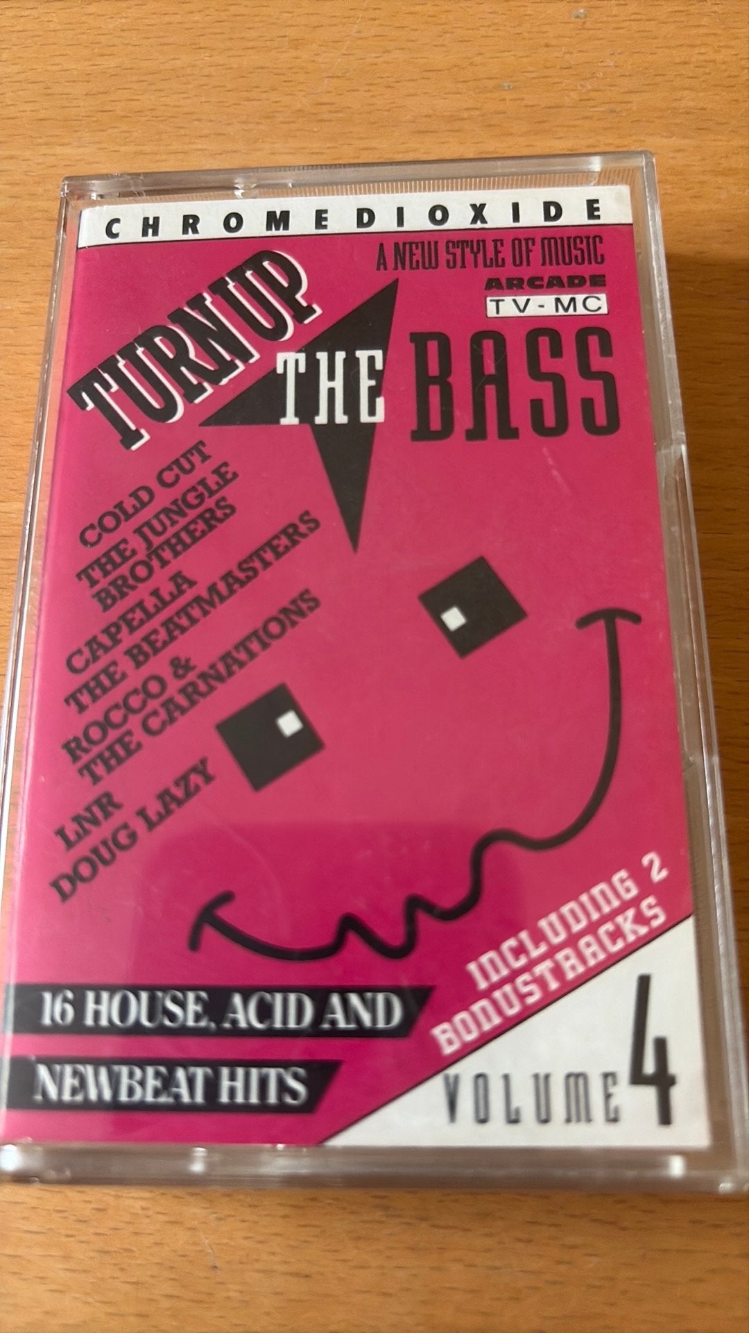 Turn up the bass volume 4 miziek cassette acid newbeat hits, Ducoso, 1 bandje, Dance, Ophalen of Verzenden