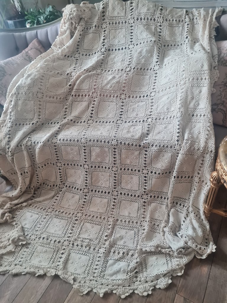 hand gehaakt sprei/woondeken / tafellaken foto 1 t/m 5, Huis en Inrichting, Woonaccessoires | Plaids en Woondekens, Katoen, Heikant 21 Kaatsheuvel