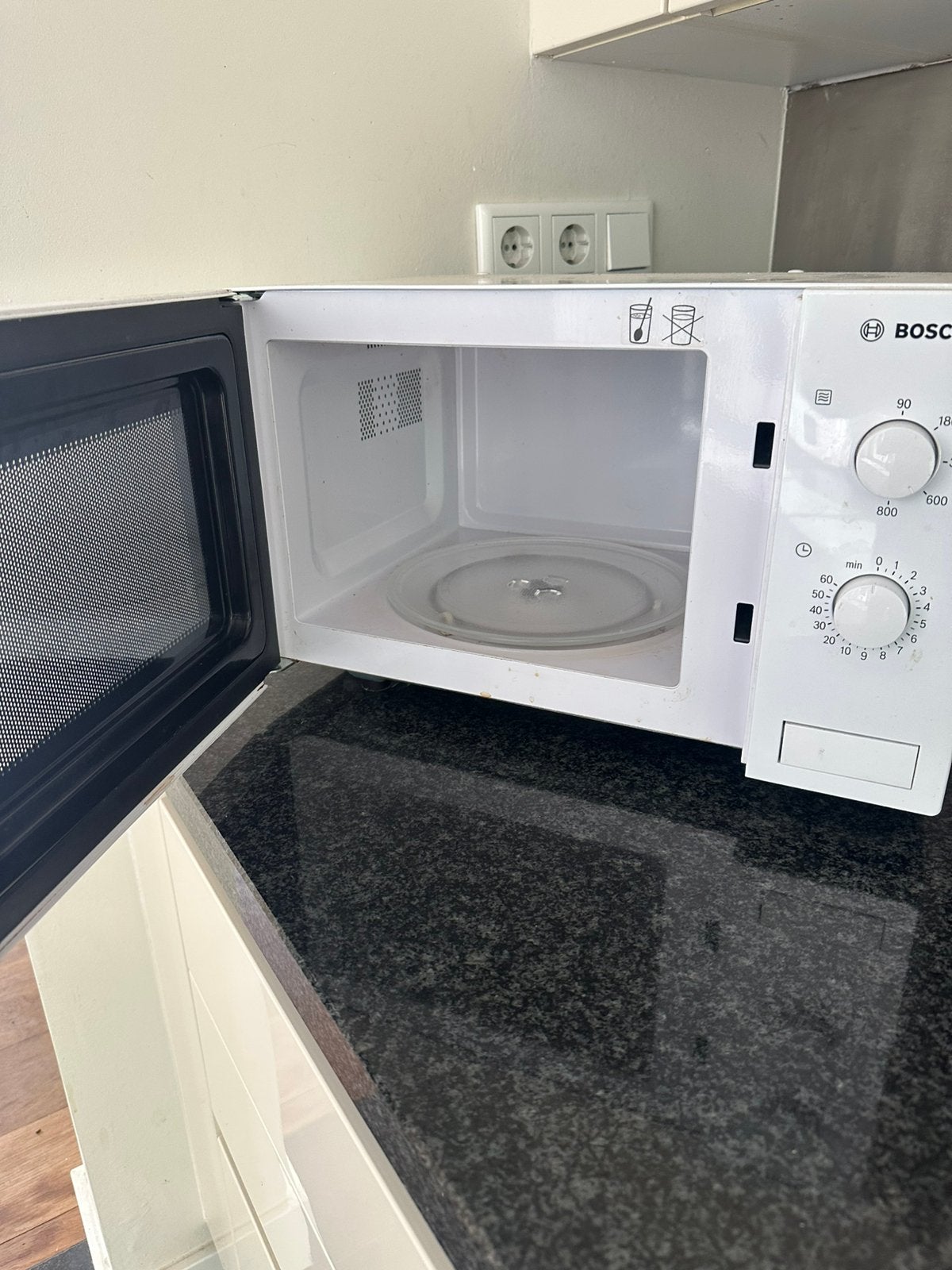 Prima Bosch magnetron 600w, Ophalen, Zo goed als nieuw