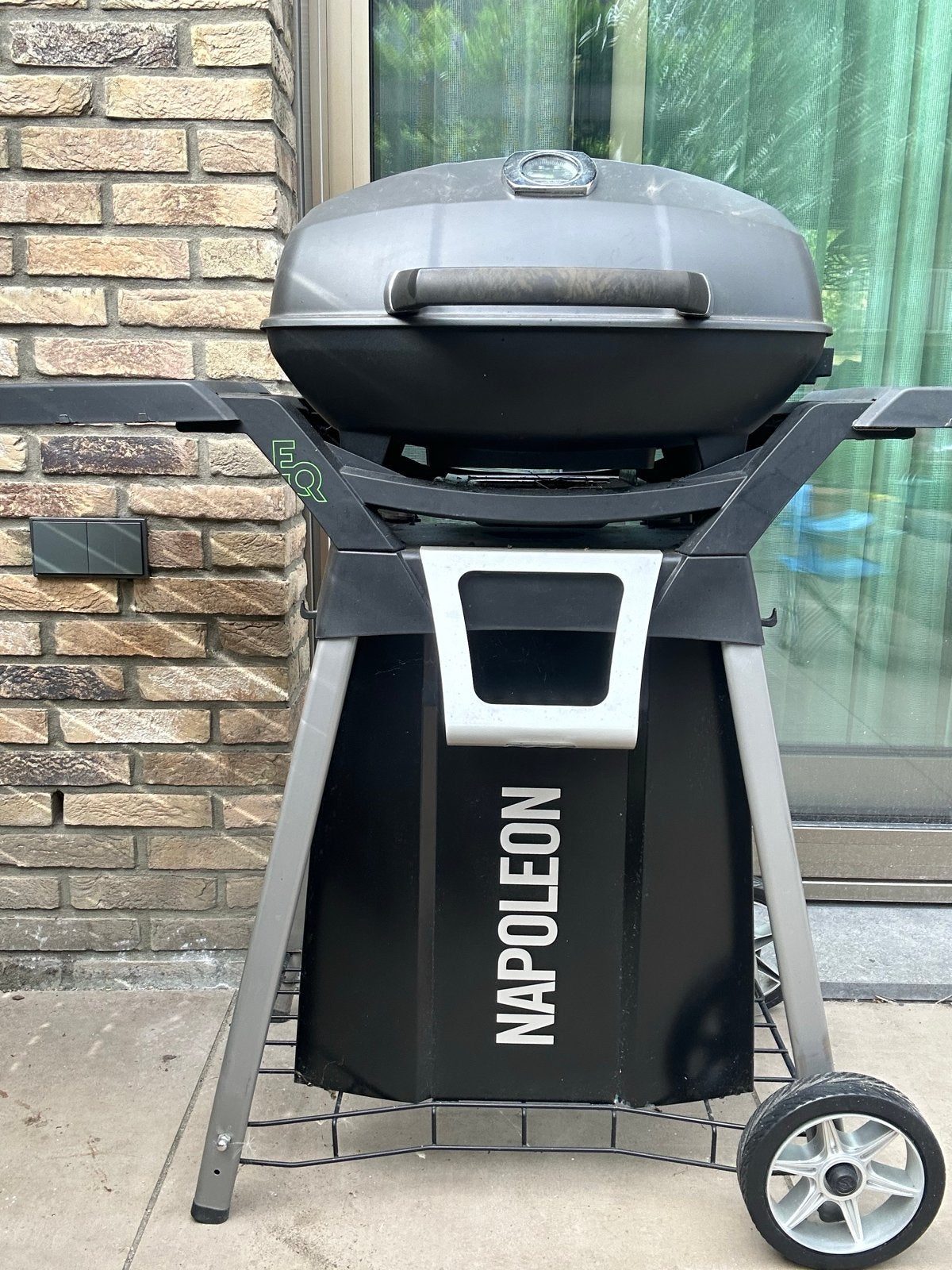 Napoleon TravelQ PRO285E elektrische BBQ met hoes, Ophalen, Gebruikt
