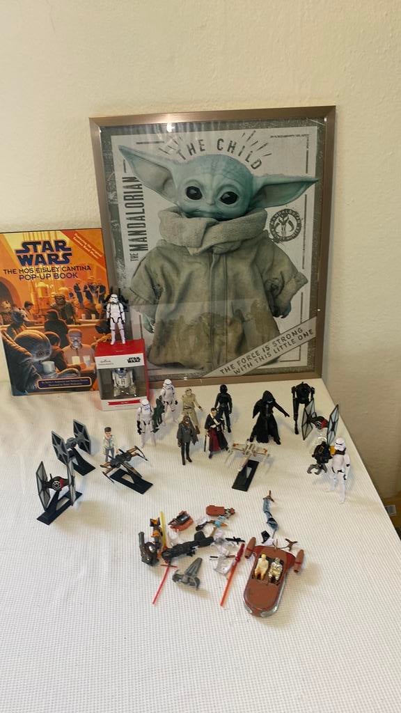 Nice lot of Star Wars suff and figures, Ophalen of Verzenden, Zo goed als nieuw