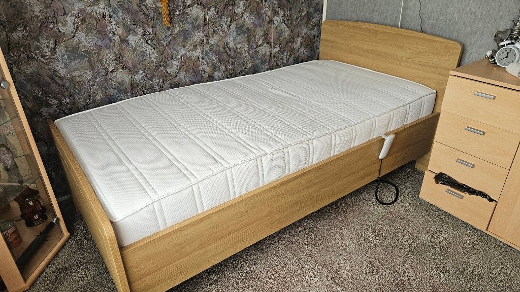 Elektrisch seniorenbed, Ophalen, 100 cm, Eenpersoons, Bruin