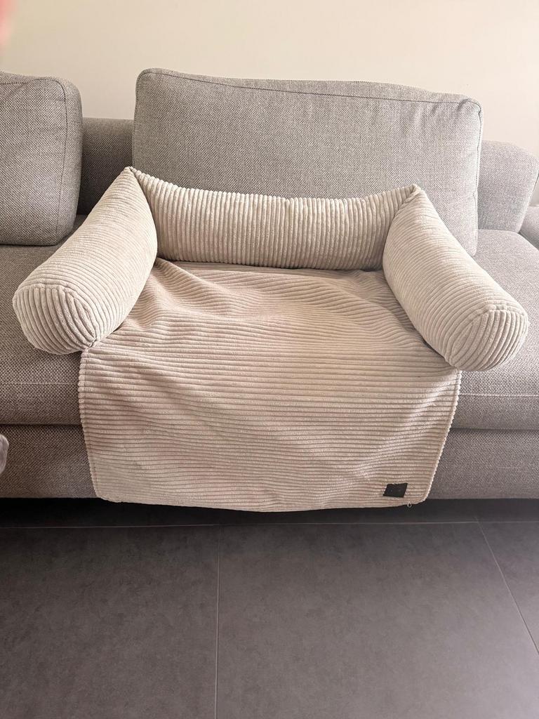 Honden bankkussen designed by lotte, Dieren en Toebehoren, Ophalen, Zo goed als nieuw