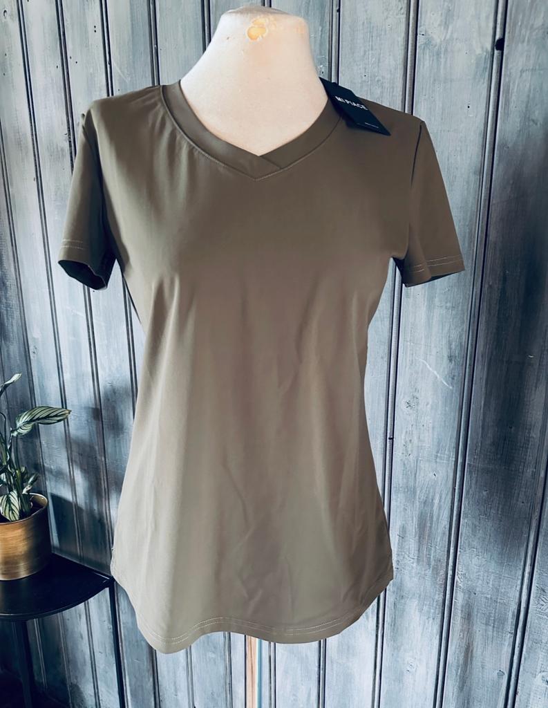 Mi Piace travelstof t-shirt maat: S dark army green, Kleding | Dames, T-shirts, Nieuw, Ophalen of Verzenden, Korte mouw, Maat 36 (S)