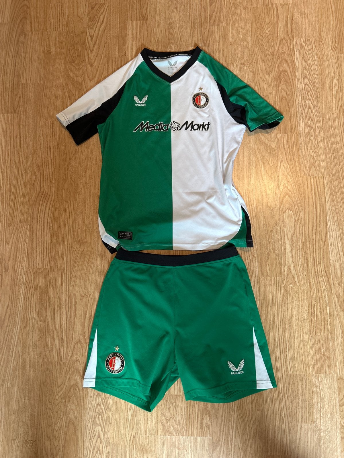 Feyenoord derde shirt en broekje 2024/2025 - Maat 164, Maat XS of kleiner, Ophalen of Verzenden, Zo goed als nieuw, Overige typen