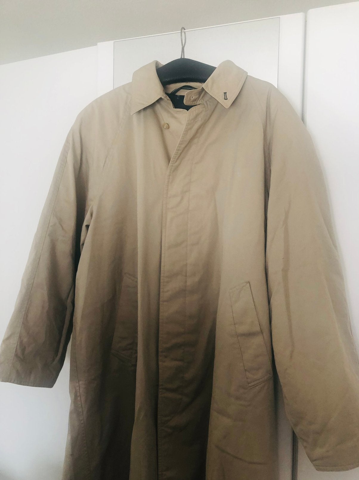 Stijlvolle Beige Trenchcoat - Maat L, Kleding | Heren, Jassen | Winter, Ophalen of Verzenden, Gedragen, Maat 52/54 (L), Beige