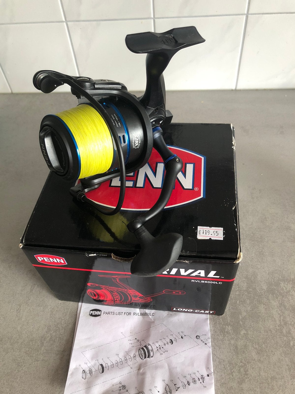 PENN rival 6000 longcast ,met spiderwir ZEEBAARS,, nieuw !, Ophalen of Verzenden, Nieuw, Molen