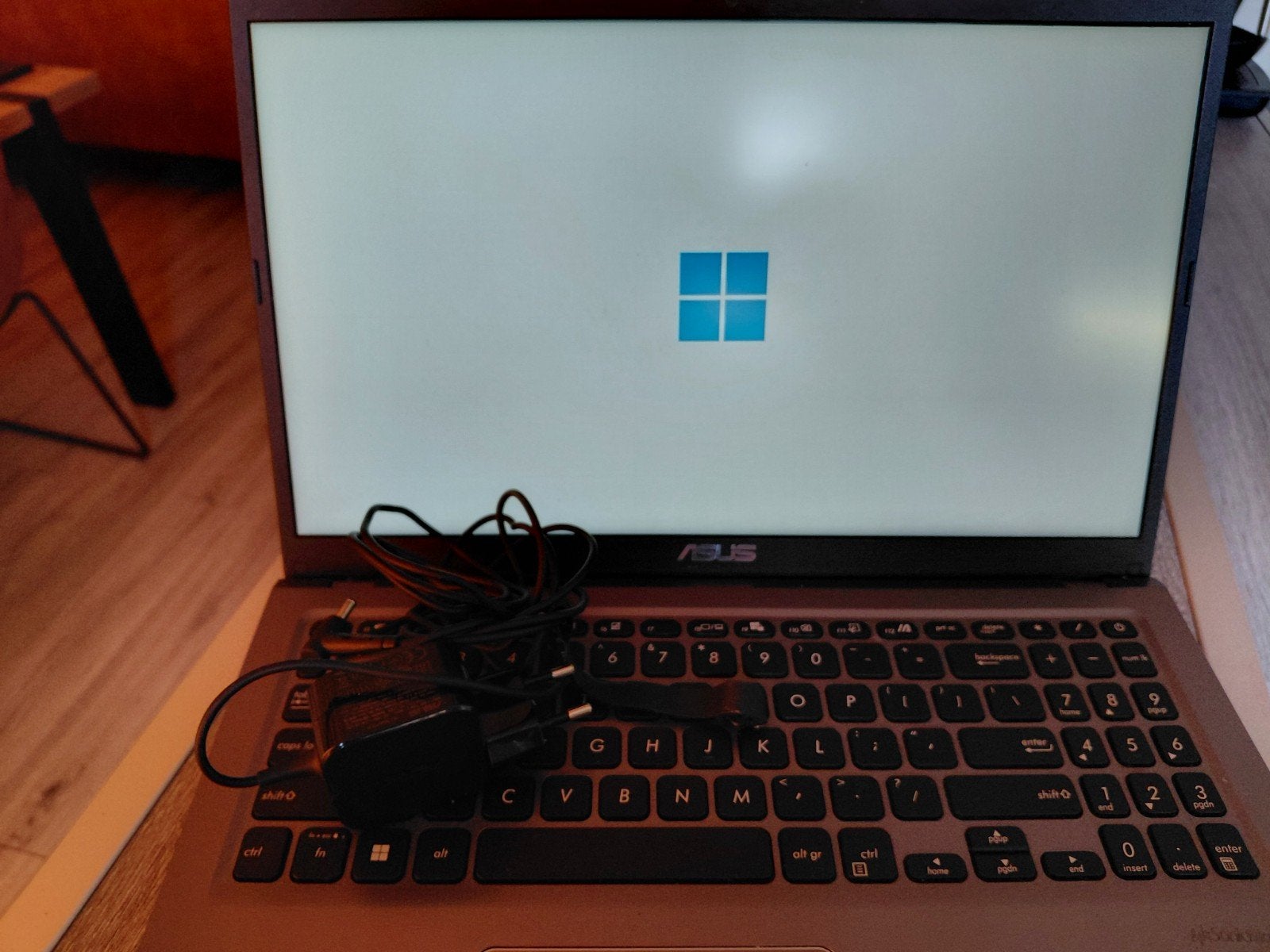 ASUS X515MA-BR423WS Laptop - Intel Celeron, 4GB RAM, SSD, Ophalen, 15 inch, 2 tot 3 Ghz, SSD