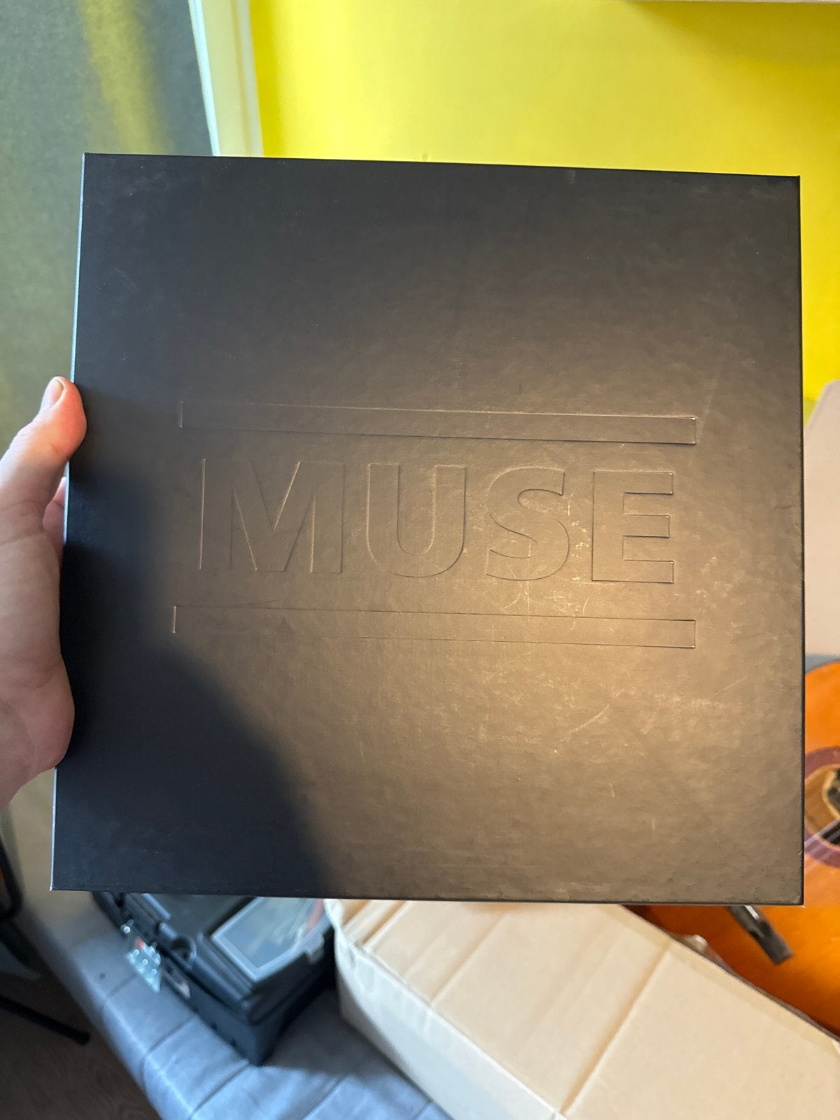 Muse - The Resistance Limited Edition Boxset LP CD DVD USB, Cd's en Dvd's, Cd's | Verzamelalbums, Bonusmateriaal, Boxset, Ophalen of Verzenden
