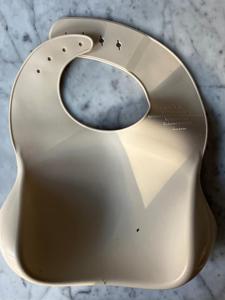 Mushie siliconen slab met regenboogjes, Ophalen of Verzenden, Gebruikt