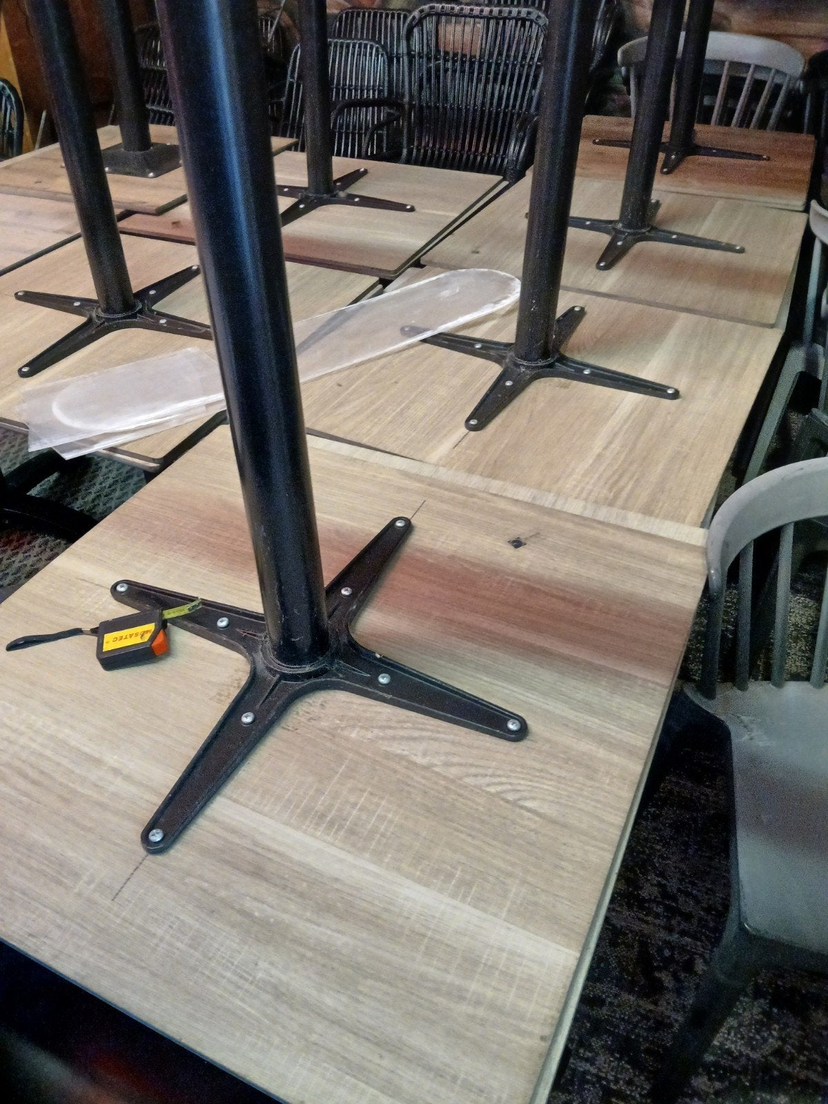 18 terrastafels 80 x80 cm, Ophalen, Max, Info@terras, Echt