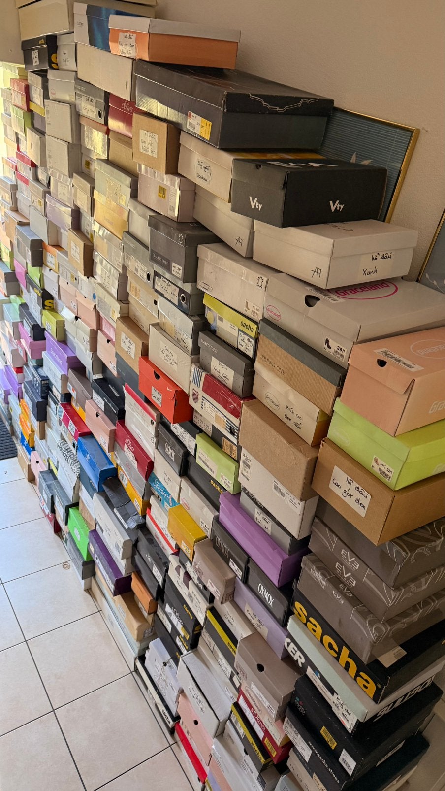 300+ dozen damesschoenen Hakken, laarzen, sandalen, slippers, Kleding | Dames, Ophalen, Nieuw, Overige kleuren