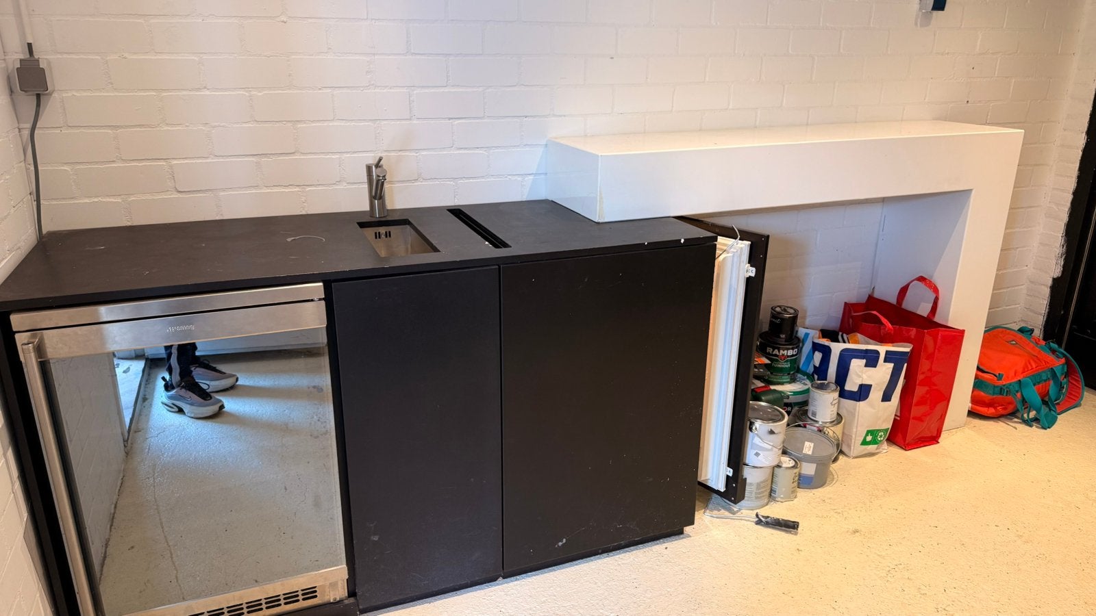 Bar + keuken incl smeg wijnkoeler + koelkast, Huis en Inrichting, Ophalen, Zo goed als nieuw, Zwart