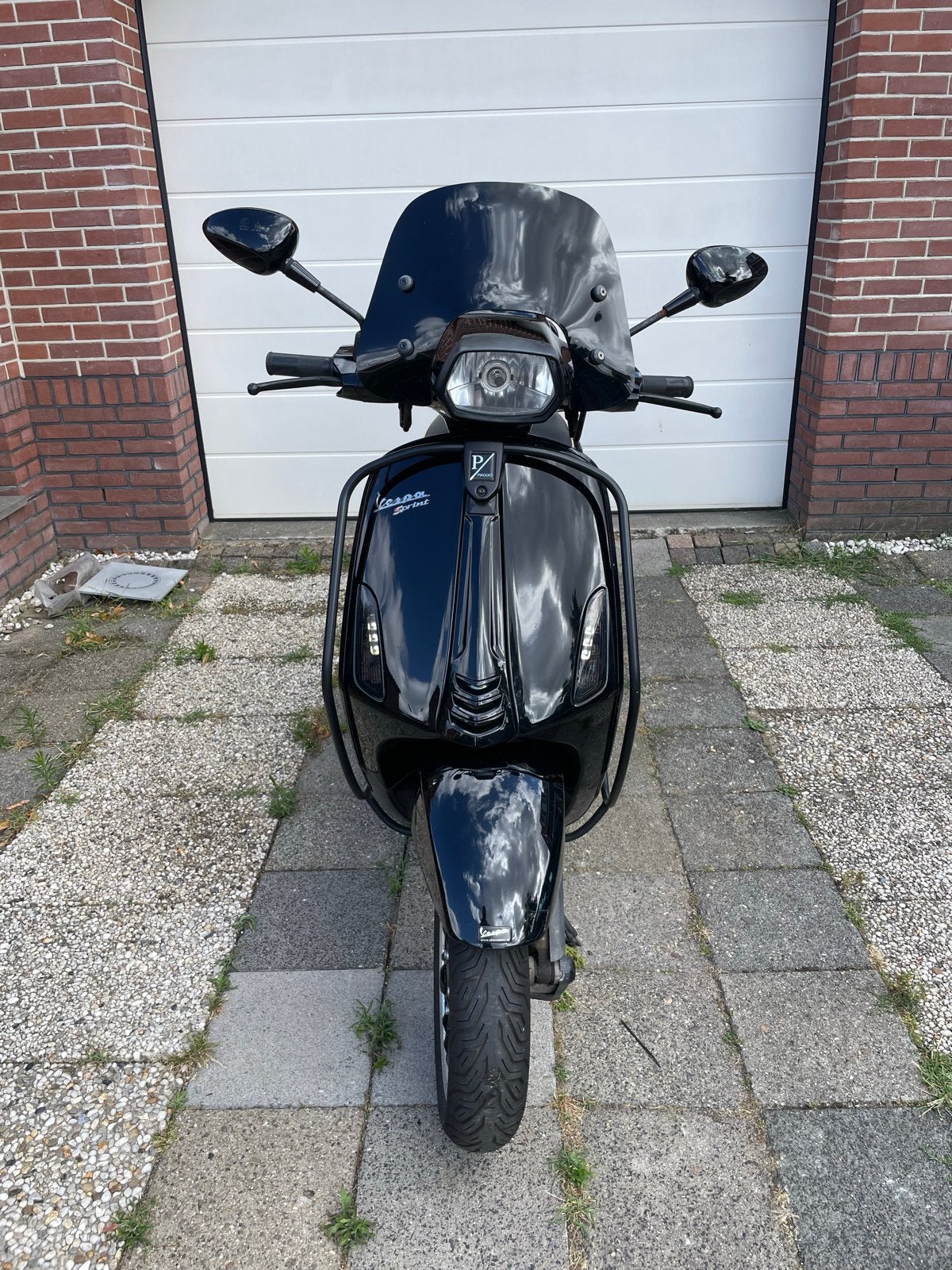 Vespa Sprint 50cc - 2017 - Zwart Glans - Akrapovic uitlaat, Fietsen en Brommers, Scooters | Vespa, Ophalen, Gebruikt, Maximaal 45 km/u