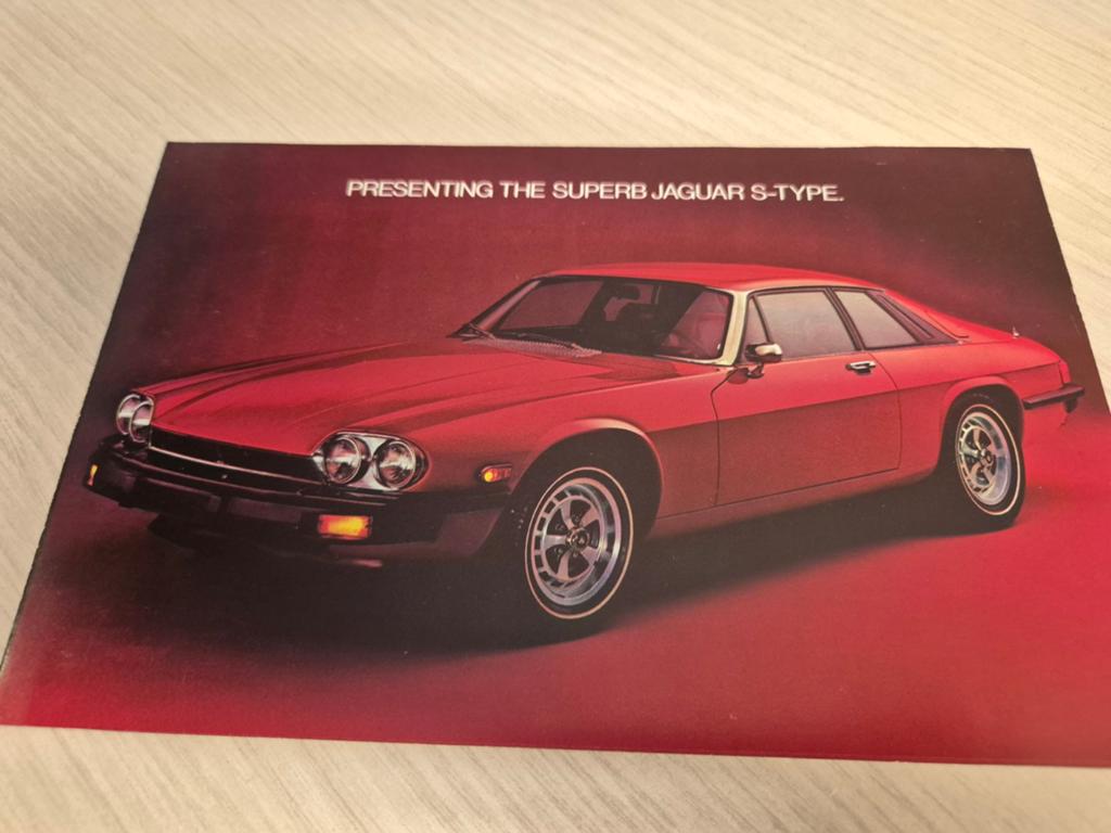 1977 Jaguar XJS V12 automaat USA brochure als nieuw, Boeken, Auto's | Folders en Tijdschriften, Ophalen of Verzenden, Zo goed als nieuw