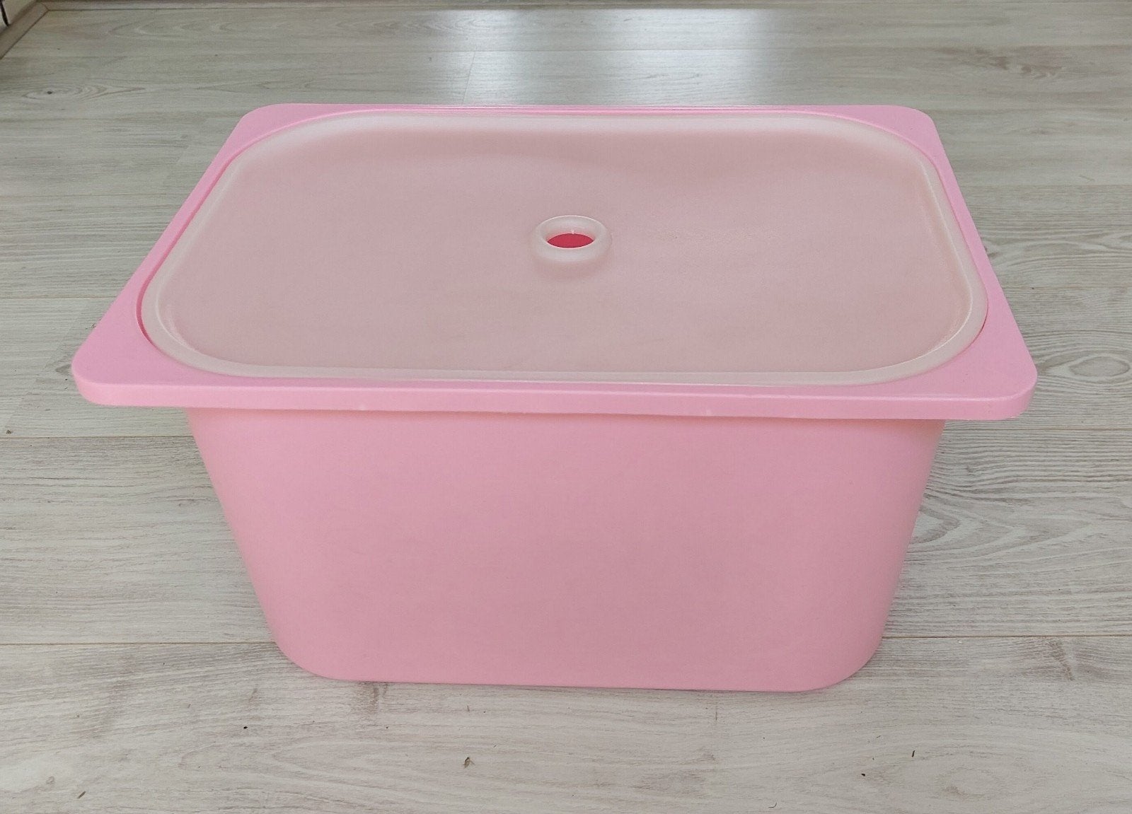 IKEA Trofast Speelgoedbak roze Gratis, Kinderen en Baby's, Ophalen, Gebruikt