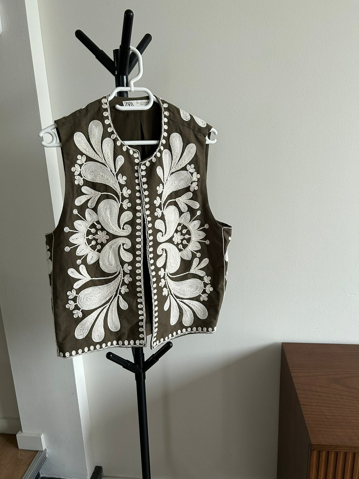 Khaki giletje maat L Zara, Kleding | Dames, Ophalen of Verzenden, Zo goed als nieuw, Maat 42/44 (L), Groen