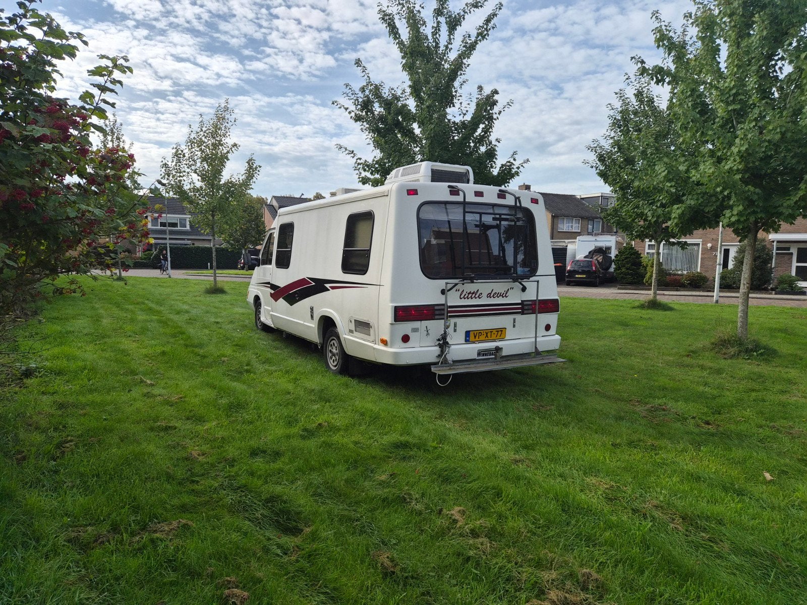 Foto 4 van BENZINE AUTOMAAT WINNEBAGO LE SHARO 2X AIRCO