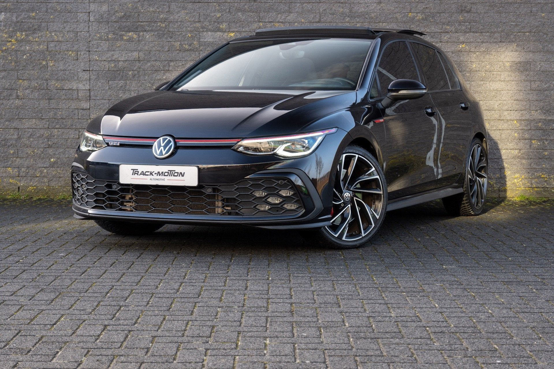 Volkswagen GOLF 2.0 TSI GTI Panoramadak, Euro 6, 4 cilinders, 1984 cc, Zwart